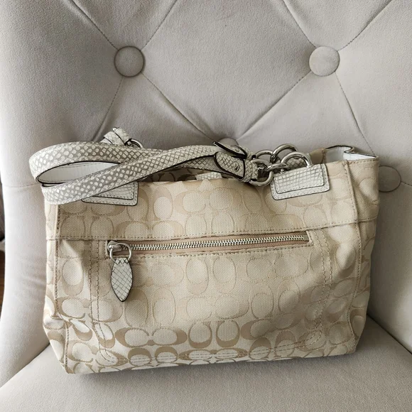 COACH Bag - Picture 3 of 7